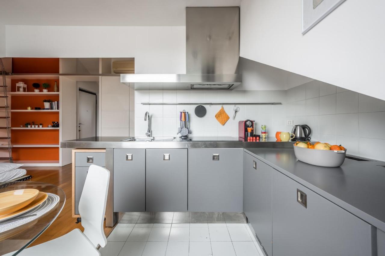 Appartamento The Orange Attic - Navigli Area Milano Esterno foto